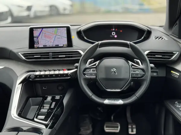 Peugeot 5008 GT — photo 9