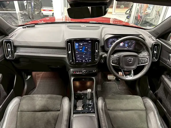 2018 Volvo Xc40 — photo 2 | Tuminion Kenya