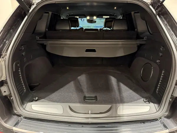 Jeep Grand Cherokee Limited (Non-Air Suspension) 4WD Coil Suspension/Navigation/TV/Certified Used Car Warranty/Black Leather (Granite Crystal Metallic C/C) — photo 7