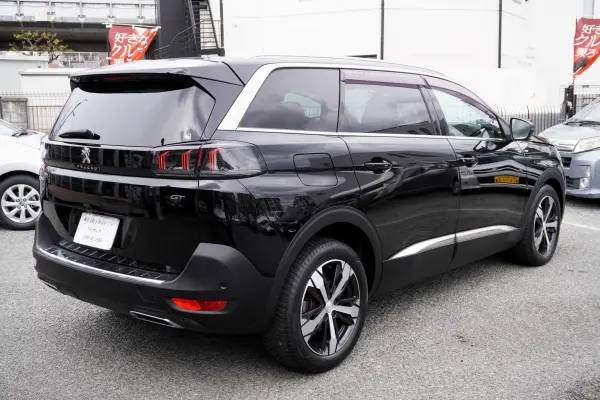 2021 Peugeot 5008 — photo 2