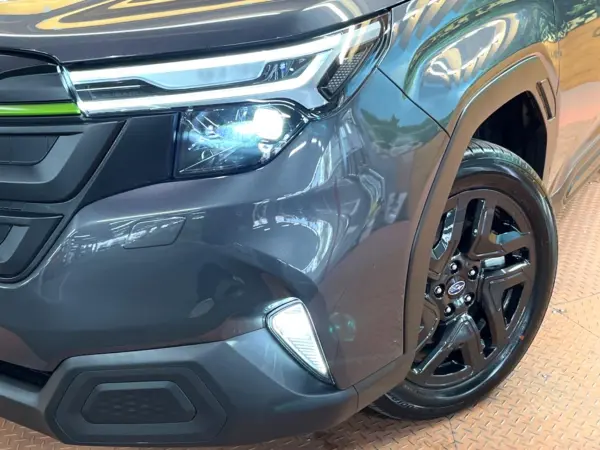 Subaru Forester 2.5 X-Break S:HEV EX 4WD Non-Smoking Car 11-inch Display Backup Camera EyeSight X Radar Cruise Digital Mirror Half Leather LED Head & Fog Lights Genuine 18-inch Alloy Wheels Heated Steering Wheel Power Back Door (Magnetite Gray Metallic) — photo 9