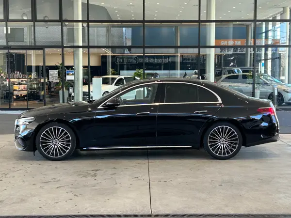 2025 Mercedes E Class — photo 2