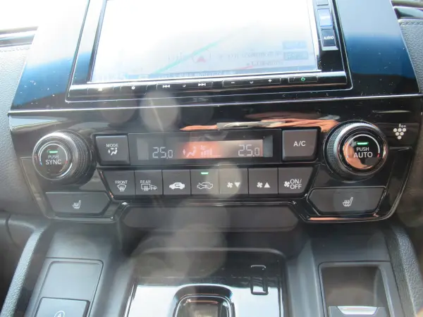 Honda CR-V 1.5 EX Black Edition 4WD — photo 7