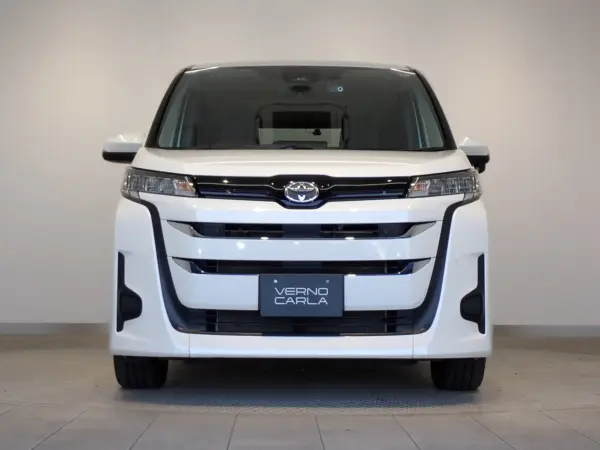 2024 Toyota Noah — photo 3