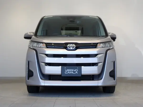 2023 Toyota Noah — photo 3