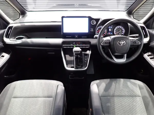 Toyota Noah 2.0 G — photo 8