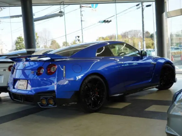 2024 Nissan Gt-r — photo 2