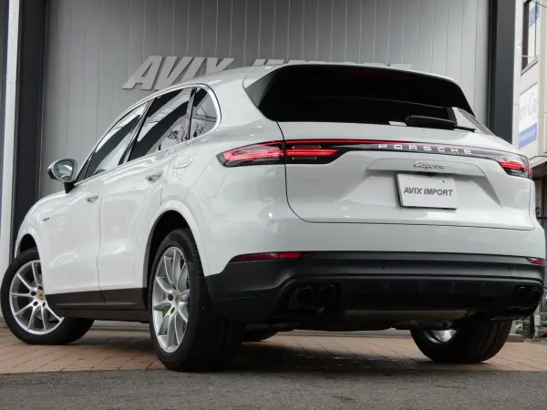 2020 Porsche Cayenne — photo 2