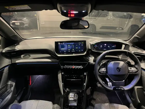 Peugeot 208GT — photo 7