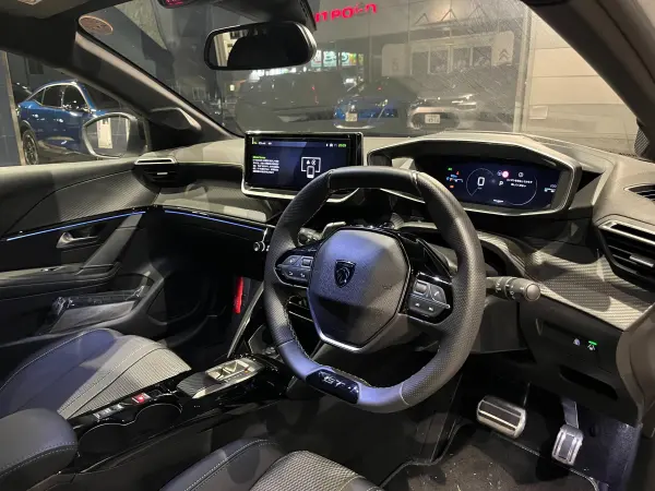 Peugeot 208GT — photo 9