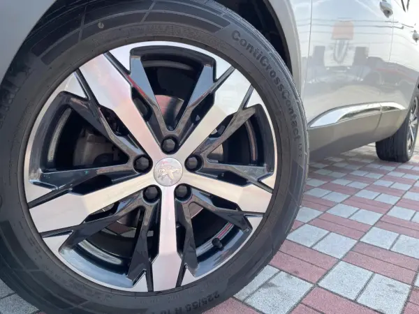 Peugeot 5008 Cross City BlueHDi Diesel Turbo Panoramic Sunroof Radar Cruise Control CarPlay Backup Camera Side Camera Seat Heater Memory Seat Collision Mitigation Braking LED Headlights ETC Blind Spot Assist Paddle Shift (Pearl White) — photo 9