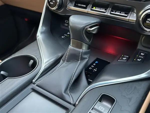 Lexus LX600 4WD — photo 7