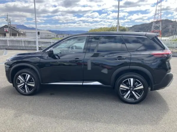 2025 Nissan Xtrail — photo 2