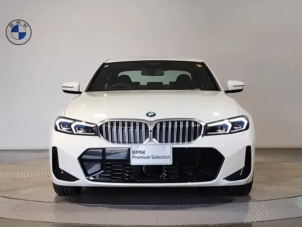2025 Bmw 3 Series — photo 2