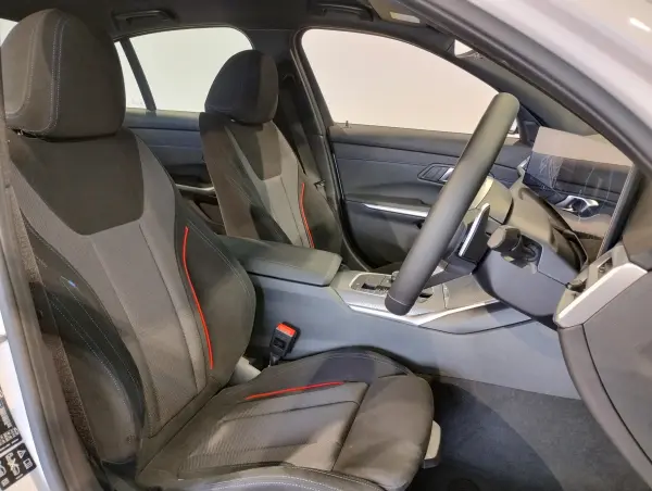 BMW 3 Series 320d xDrive M Sport Diesel Turbo 4WD Late Model M Performance Seats Parking Assist Plus Active Cruise Control Head-Up Display Seat Heaters Reverse Assist Power Trunk LED Headlights 18-inch AW (Alpine White) — photo 7