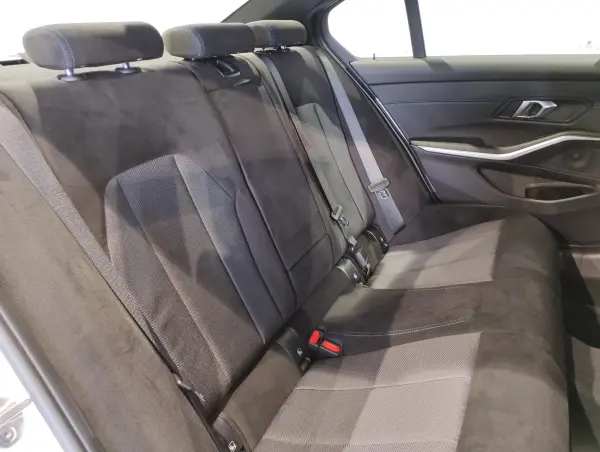 BMW 3 Series 320d xDrive M Sport Diesel Turbo 4WD Late Model M Performance Seats Parking Assist Plus Active Cruise Control Head-Up Display Seat Heaters Reverse Assist Power Trunk LED Headlights 18-inch AW (Alpine White) — photo 8