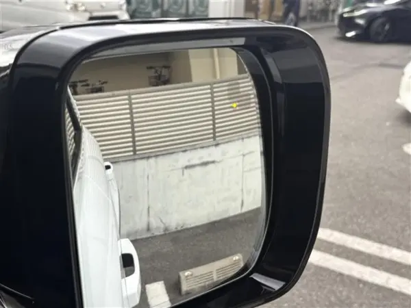 Land Rover Defender 110 SE 2.0L P300 4WD — photo 8