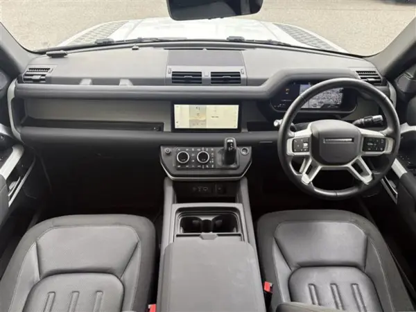 2020 Landrover Defender — photo 2