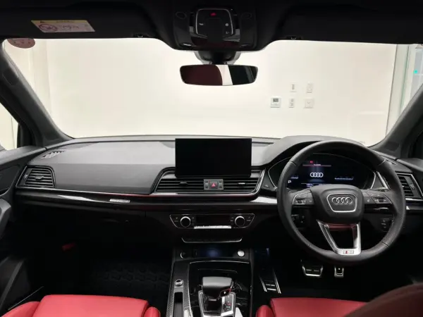 Audi SQ5 4WD SUV / +2 Year Extended Warranty / B&O Audio / Red Nappa Leather / Steering Heater / 4-Seat Heater / 21-inch AW / Red Calipers / Automatic Tailgate / Certified Used Car (Daytona Gray Metallic) — photo 7