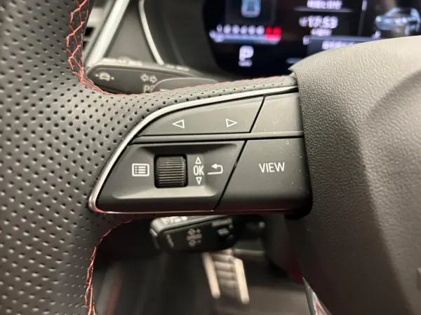 Audi SQ5 4WD SUV / +2 Year Extended Warranty / B&O Audio / Red Nappa Leather / Steering Heater / 4-Seat Heater / 21-inch AW / Red Calipers / Automatic Tailgate / Certified Used Car (Daytona Gray Metallic) — photo 9