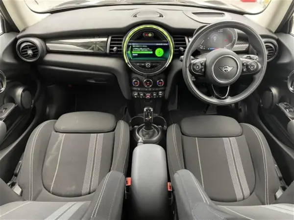 2021 Mini Cooper — photo 2