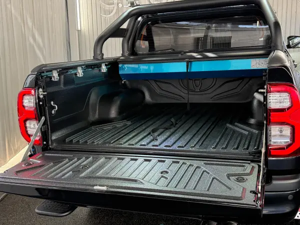 Toyota Hilux 2.4 Z GR Sport Diesel Turbo 4WD — photo 9