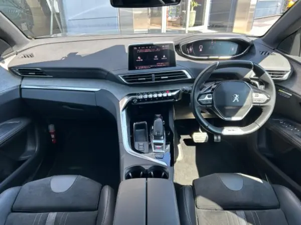 2021 Peugeot 3008 — photo 3