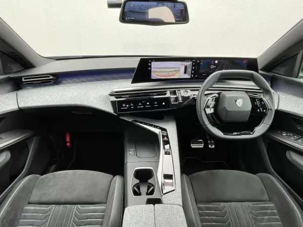 2025 Peugeot 3008 — photo 2