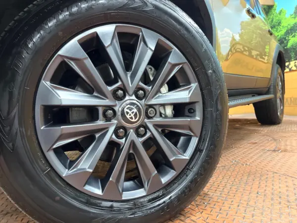 Toyota Land Cruiser 250 2.8 ZX Diesel Turbo 4WD — photo 9