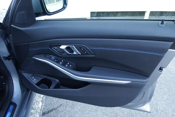 BMW 3 Series 320d xDrive M Sport Diesel Turbo 4WD — photo 7