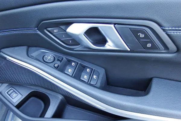 BMW 3 Series 320d xDrive M Sport Diesel Turbo 4WD — photo 8