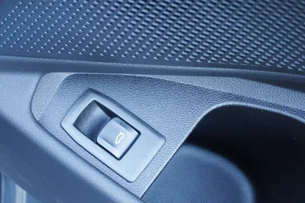 BMW 3 Series 320d xDrive M Sport Diesel Turbo 4WD — photo 9