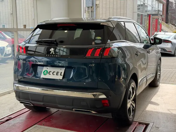 2021 Peugeot 3008 — photo 2