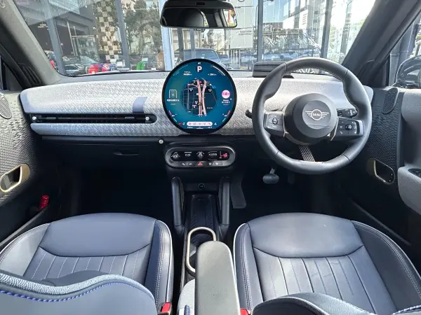 Mini Cooper SE 3-Door Favorite Trim ACC Seat Heater Surround View Camera Genuine HDD Navigation Comfort Access Head-Up Display (Indigo Sunset Blue) — photo 7