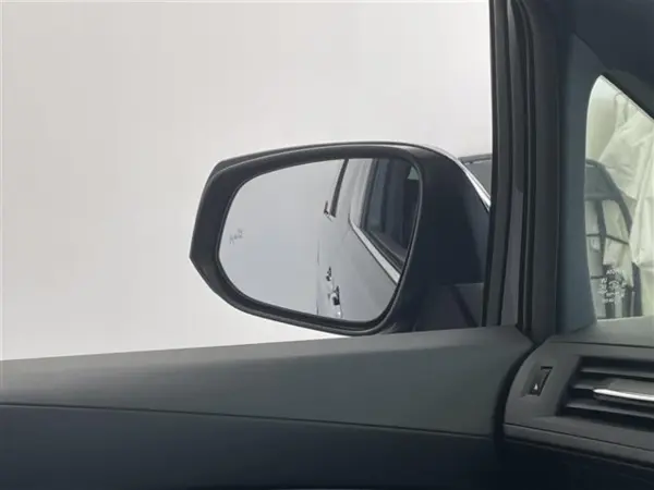 Toyota Alphard Hybrid 2.5 Executive Lounge E-Four 4WD Sunroof Factory Navigation Flip-Down Monitor Panoramic View BSM JBL ETC2.0 Dashcam Radar Cruise Digital Inner Mirror Seat Heater Ventilation DVD Triple-LED Headlights (Black) — photo 8