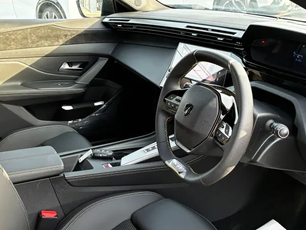 Peugeot 308 GT Plug-in Hybrid — photo 7