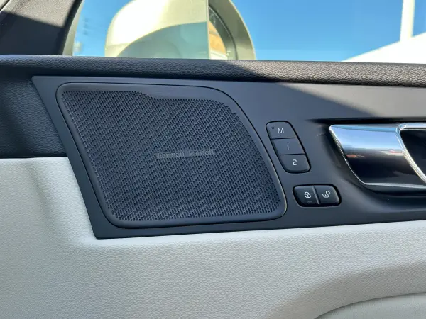 Volvo XC60 D4 AWD Inscription Diesel Turbo 4WD Blond Leather Seats harman/kardon Premium Sound Genuine HDD Navigation Digital TV Seat & Steering Heater Ventilation Massage Power Tailgate 360° Camera ETC (Luminous Sand) — photo 9