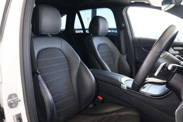 Mercedes-Benz GLC220 d 4MATIC AMG Line Diesel Turbo 4WD (Sunroof, Air Suspension, Burmester, Front/Rear Dashcam, 360 Camera, Bluetooth, Navigation, DTV, Power Seats, Seat Heaters, Power Trunk, Collision Mitigation Braking, Adaptive Cruise Control, Lane Keep Assist, Blind Spot Assist) (Diamond White) — photo 8