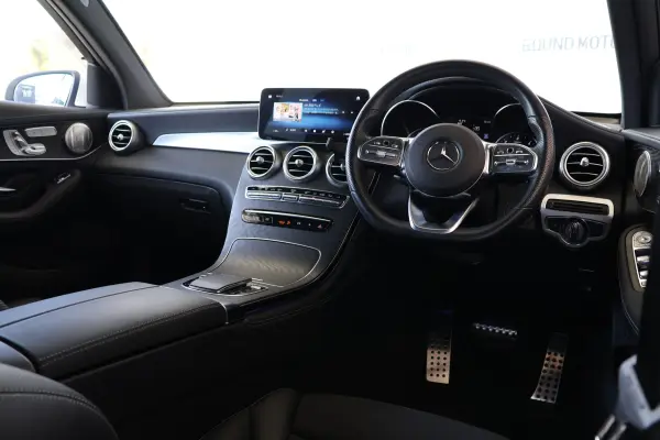 Mercedes-Benz GLC220 d 4MATIC AMG Line Diesel Turbo 4WD (Sunroof, Air Suspension, Burmester, Front/Rear Dashcam, 360 Camera, Bluetooth, Navigation, DTV, Power Seats, Seat Heaters, Power Trunk, Collision Mitigation Braking, Adaptive Cruise Control, Lane Keep Assist, Blind Spot Assist) (Diamond White) — photo 9