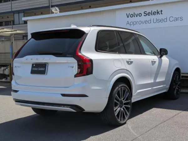2025 Volvo Xc90 — photo 2