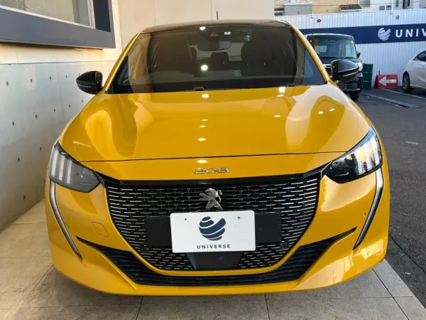 Peugeot 208GT Panoramic Glass Roof Apple CarPlay Rear View Camera Adaptive Cruise Control Blind Spot Monitor Seat Heater Half Leather Seat LED Headlights ETC (Faro Yellow) — photo 9