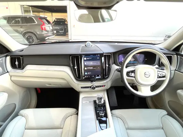 2023 Volvo Xc60 — photo 2