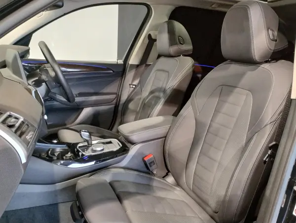 BMW X3 xDrive20d Diesel Turbo 4WD One Owner Select Package Panorama Sunroof Black Leather Seat Heater & Air Conditioner Steering Heater Surround View Camera Rear Side Blind Rear Seat Adjustment Power Trunk Genuine OP20AW (Black Sapphire Metallic) — photo 9