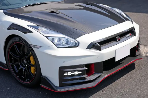 2024 Nissan Gt-r — photo 3