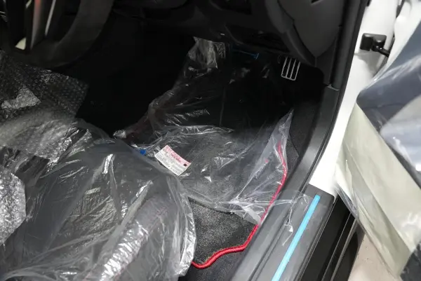 Nissan GT-R 3.8 NISMO Special Edition 4WD MY25 Final Model Registered Unused Car Full Protection Film (Brilliant White Pearl) — photo 9