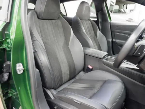 2023 Peugeot 308 — photo 3