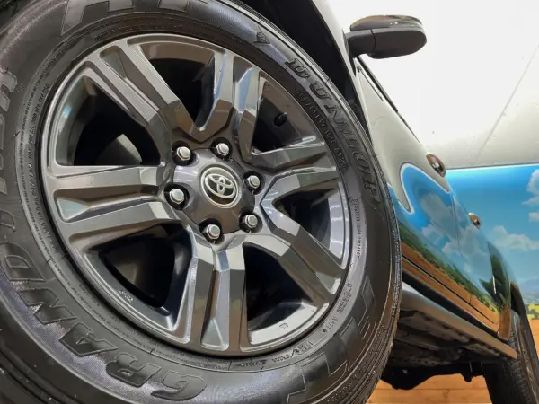 Toyota Hilux 2.4 Z Diesel Turbo 4WD (Attitude Black Mica) — photo 9