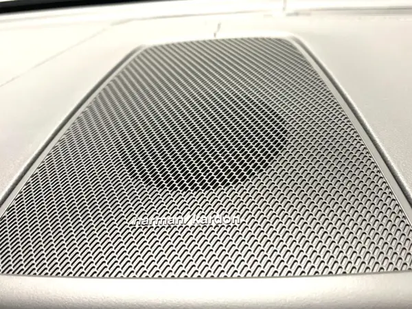 Volvo XC60 Ultimate B5 AWD 4WD Certified Used Car Panoramic Glass Sunroof harman/kardon White Leather Google Navigation 360° View Camera Non-Smoking Car Power Seats with Memory Function Bluetooth Power Tailgate ETC (Silver Dawn Metallic) — photo 8