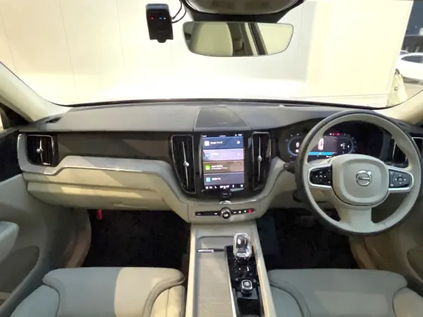 2023 Volvo Xc60 — photo 2