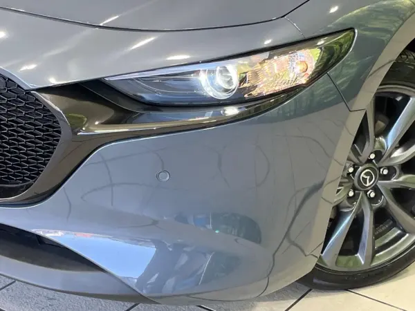 Mazda MAZDA3 Fastback 1.5 15S Touring 6-Speed MT — photo 8